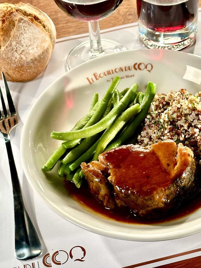 Restaurant Le Bouillon du Coq à Saint-Ouen-sur-Seine, France