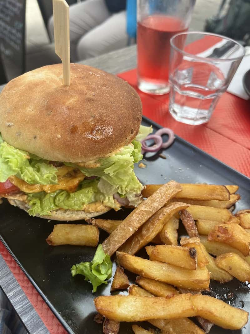 Restaurant LE CAFE 16 à Saint-Brieuc, France