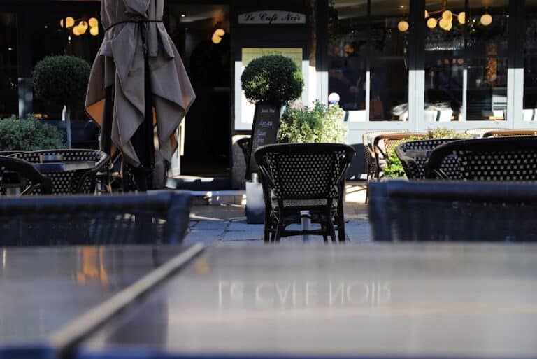 Restaurant Le Café Noir à Dinan, France — photo 1