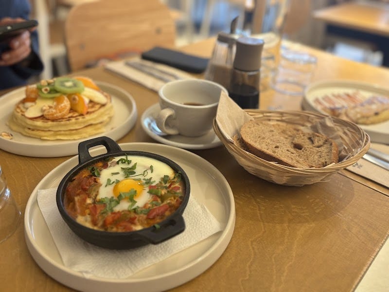 Restaurant Le café [si] à Pontoise, France