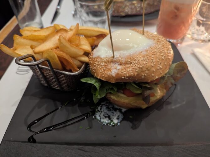 Restaurant Le Café Victor Hugo – VH à Valence, France