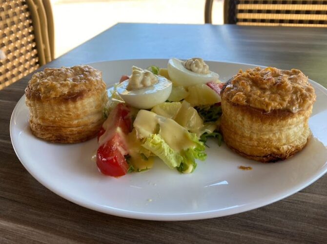 Le Camélinat Restaurant à Gennevilliers, France