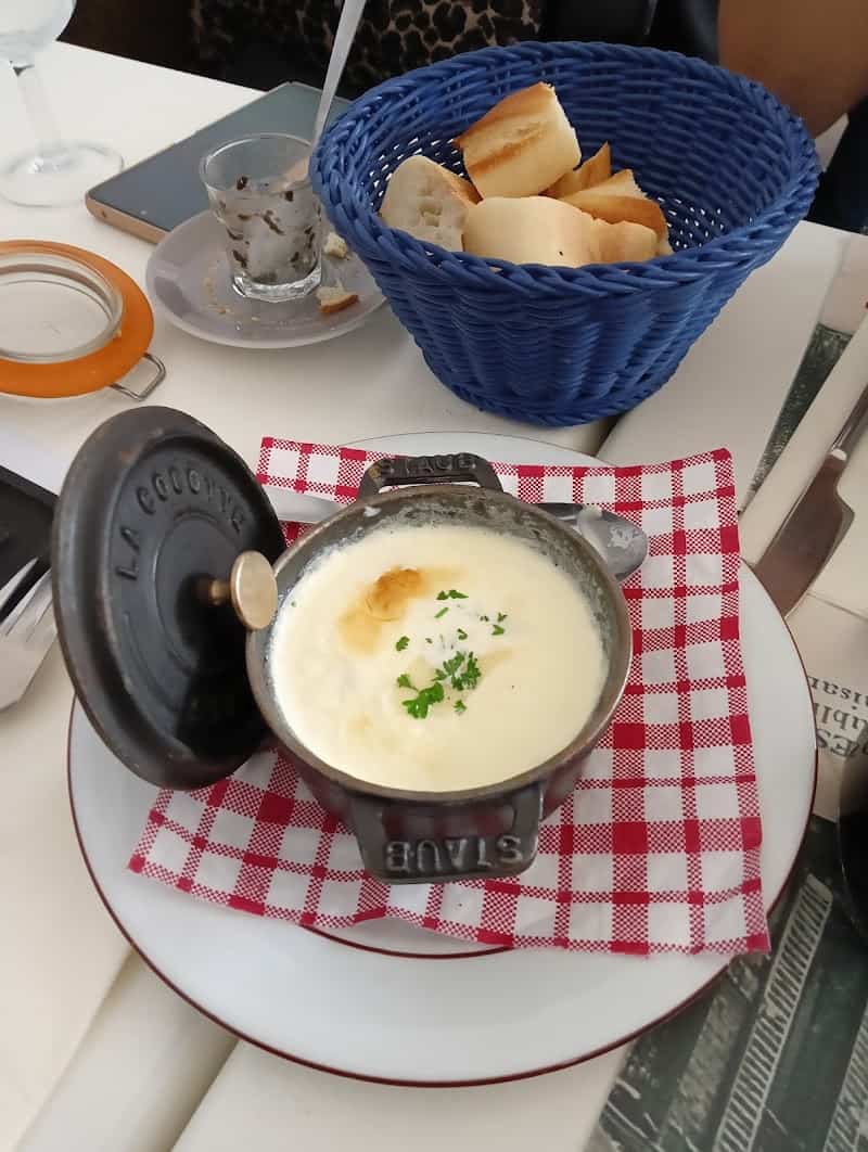 Restaurant Le Cardinal à La Garenne-Colombes, France