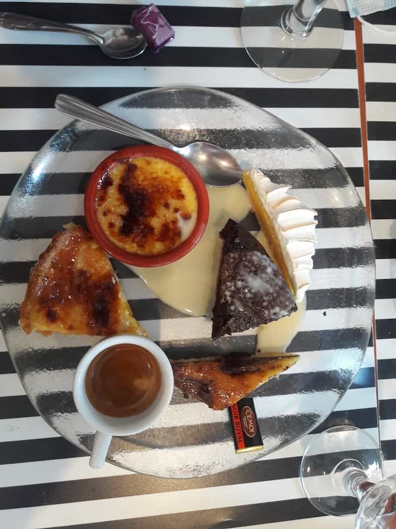 Restaurant Le Carpe Diem à Saint-Ouen-sur-Seine, France