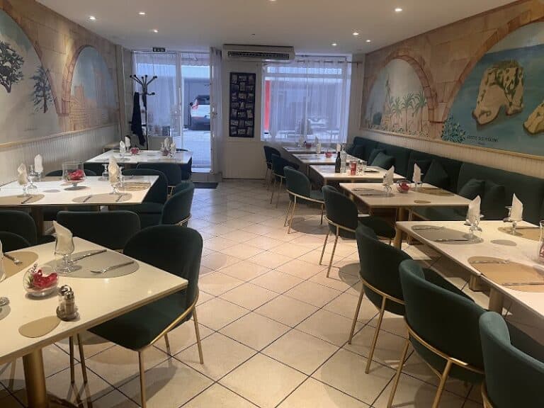 Restaurant Le Cèdre à Valence, France — photo 1