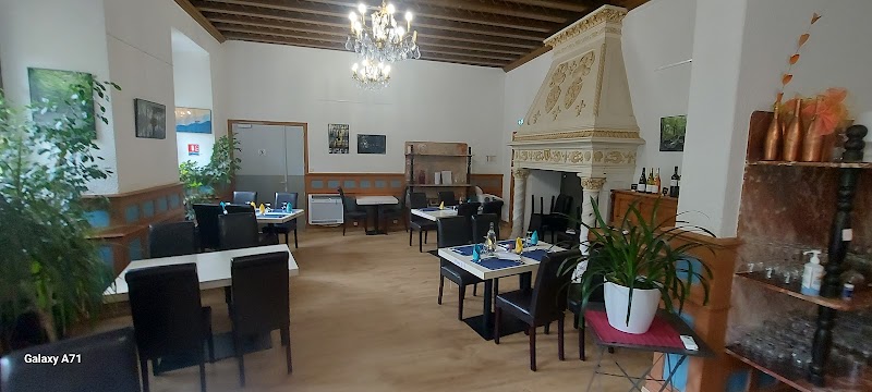 Restaurant Le château de Nyer à Nyer, France