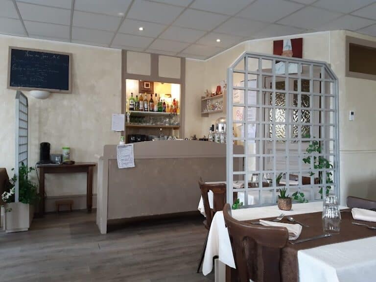 Restaurant Le Chaudron à Mirecourt, France — photo 1