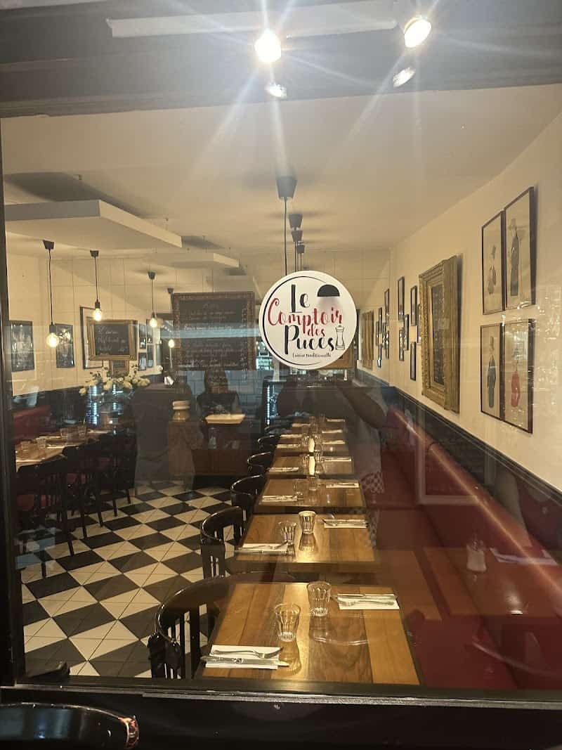 Restaurant Le Comptoir des Puces à Saint-Ouen-sur-Seine, France