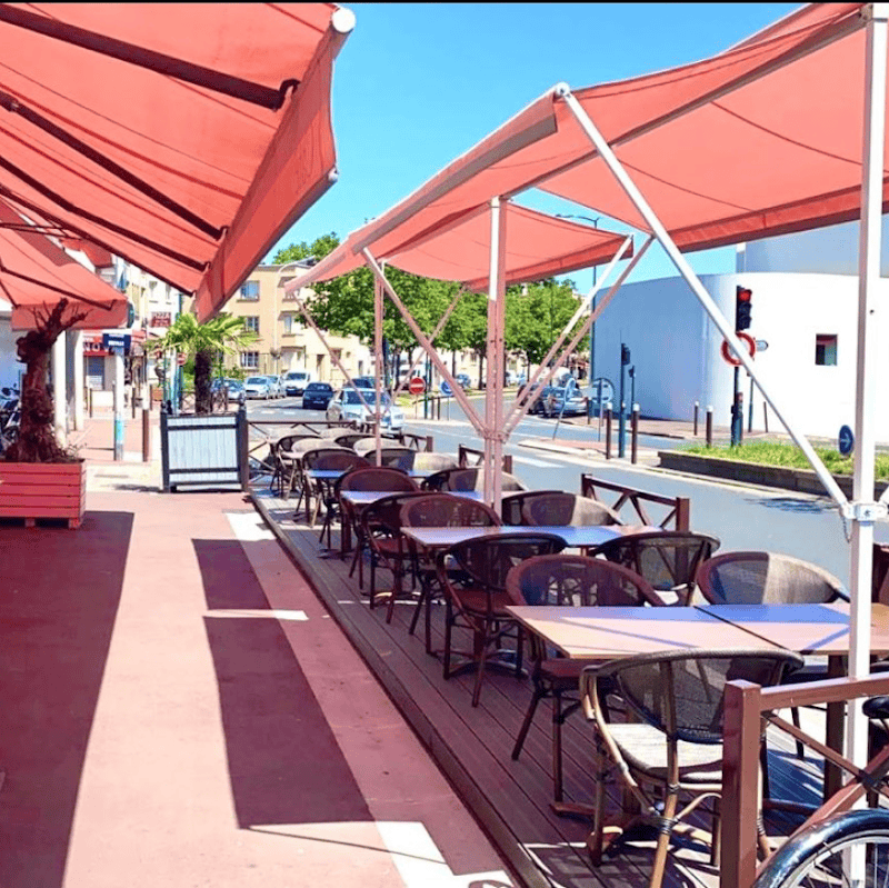 Restaurant Le Convivial Café à Gennevilliers, France