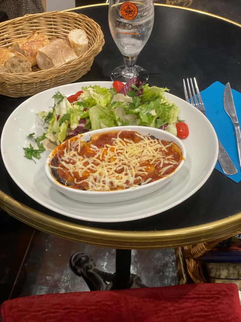 Restaurant Le Coq D’Or à Saint-Ouen-sur-Seine, France