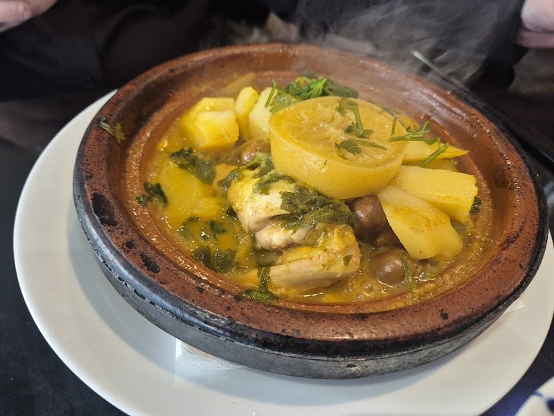 Restaurant Le Coq D’Or à Saint-Ouen-sur-Seine, France