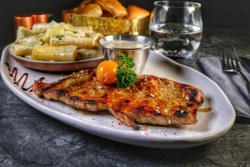 Restaurant Le First à Montrouge, France