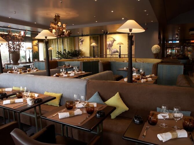 Restaurant Le Garden Café à Courbevoie, France