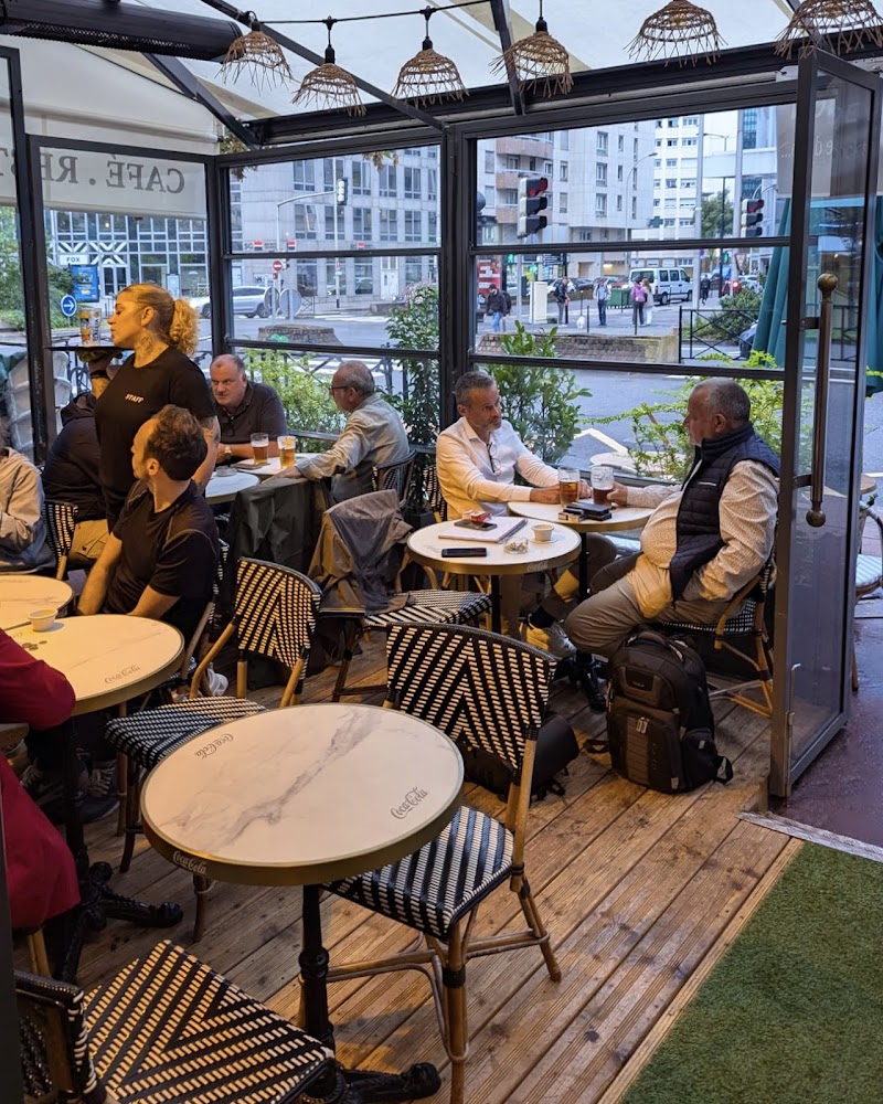 Restaurant Le Gavroche 92 à Courbevoie, France