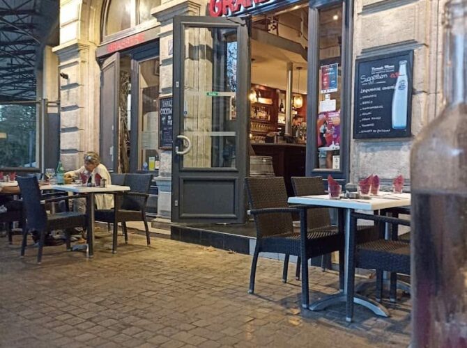 Restaurant Le Grand Café à Valence, France