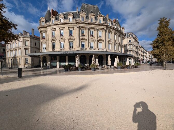 Restaurant Le Grand Café à Valence, France