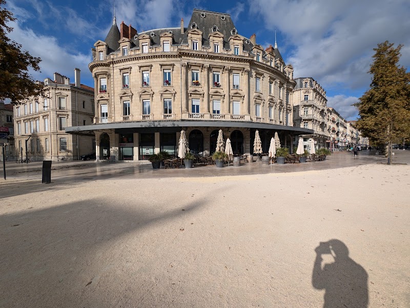 Restaurant Le Grand Café à Valence, France