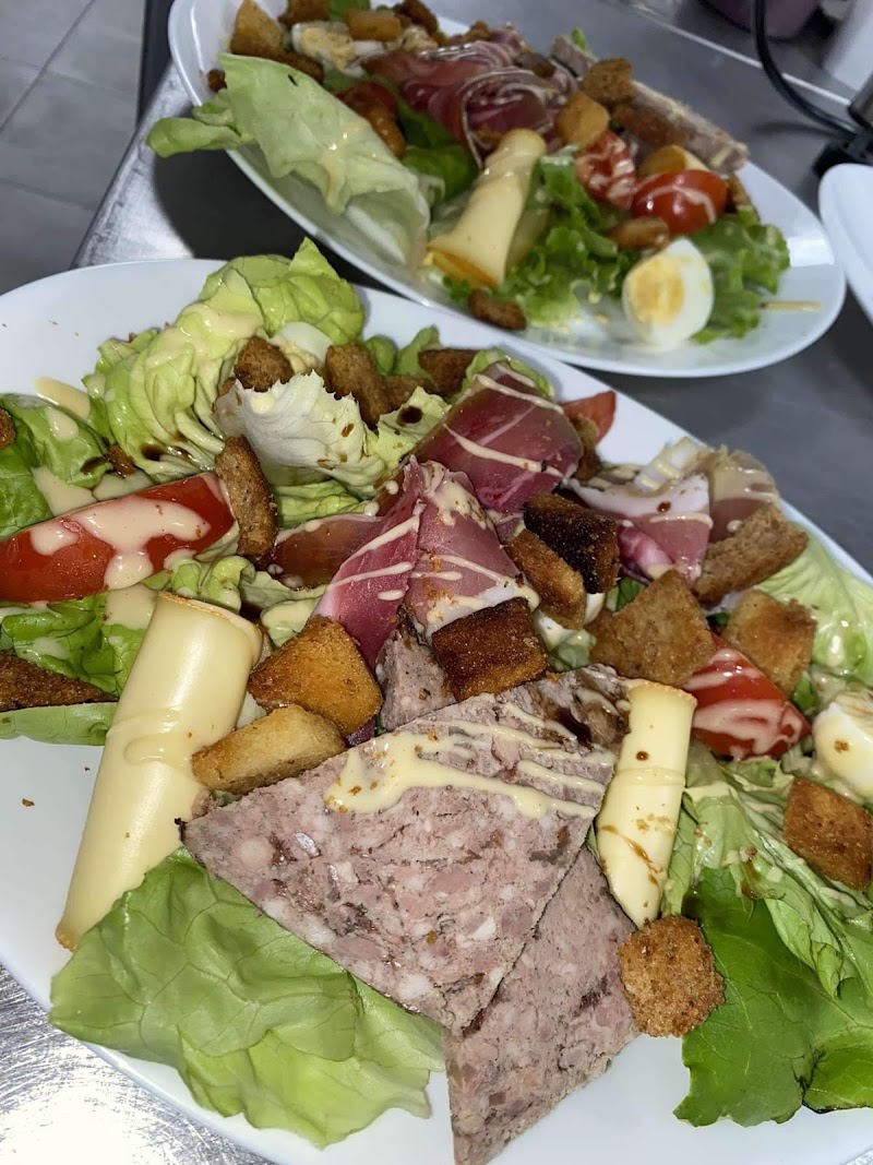 Restaurant Le grand cerf à Carignan, France