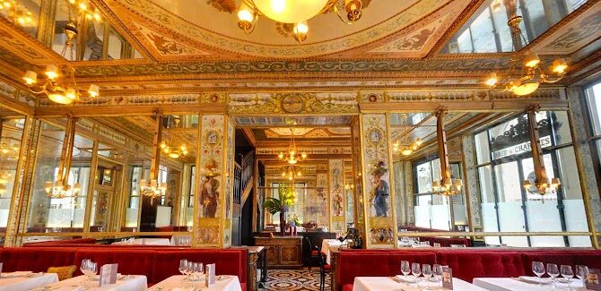 Restaurant Le Grand Véfour à Paris, France