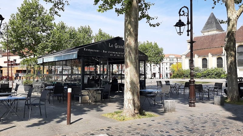 Restaurant Le Grandel à Gennevilliers, France