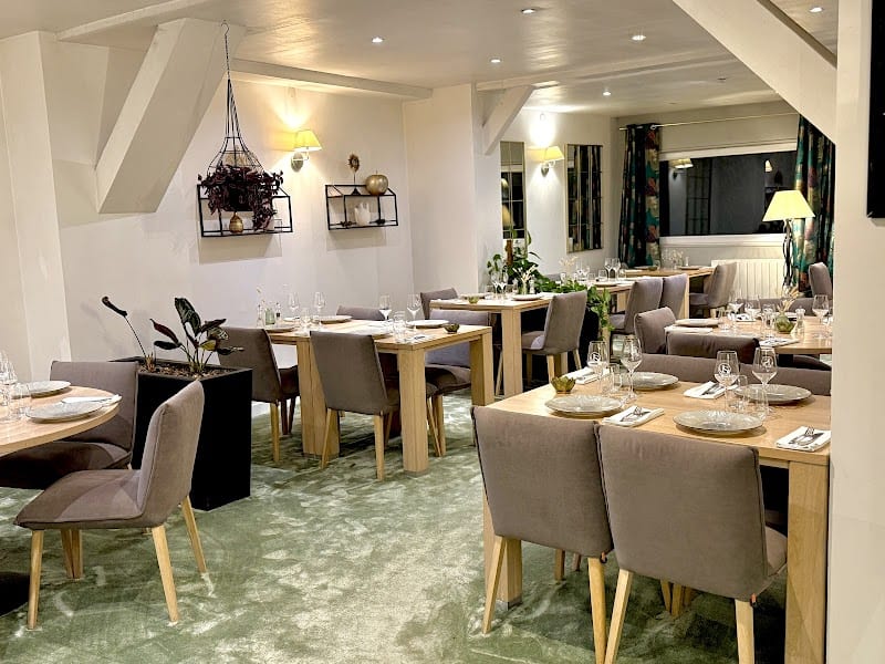 Restaurant Le Jardin des Saveurs à Lésigny, France