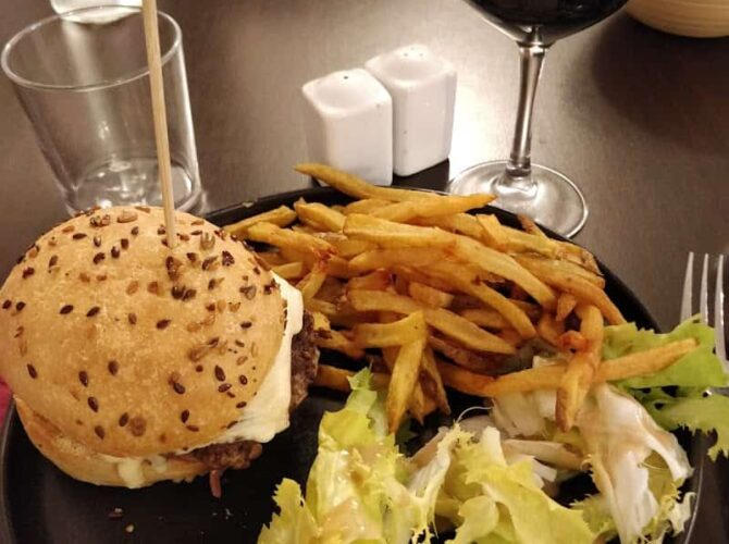 Le Juliano – Hôtel Restaurant Brasserie à Carbon Blanc à Carbon-Blanc, France