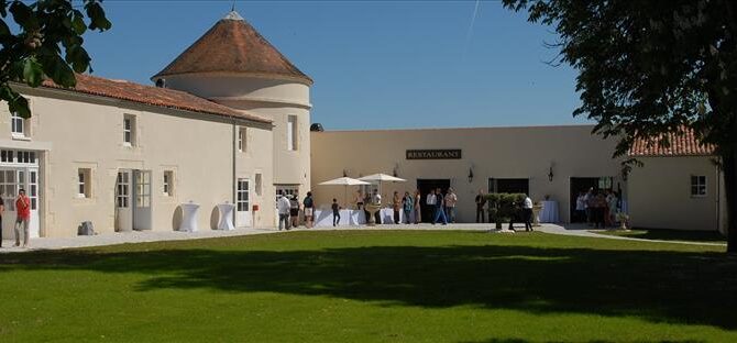 Restaurant Le Logis du Péré à Saint-Coutant-le-Grand, France