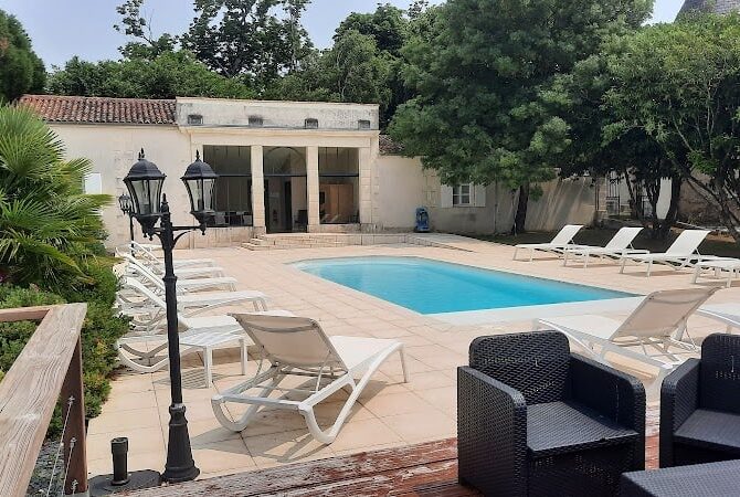 Restaurant Le Logis du Péré à Saint-Coutant-le-Grand, France