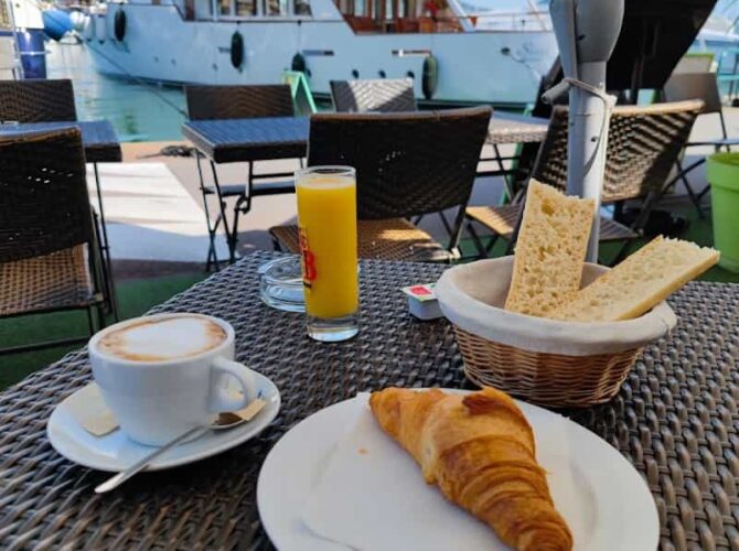 Restaurant LE “M” à Cogolin, France