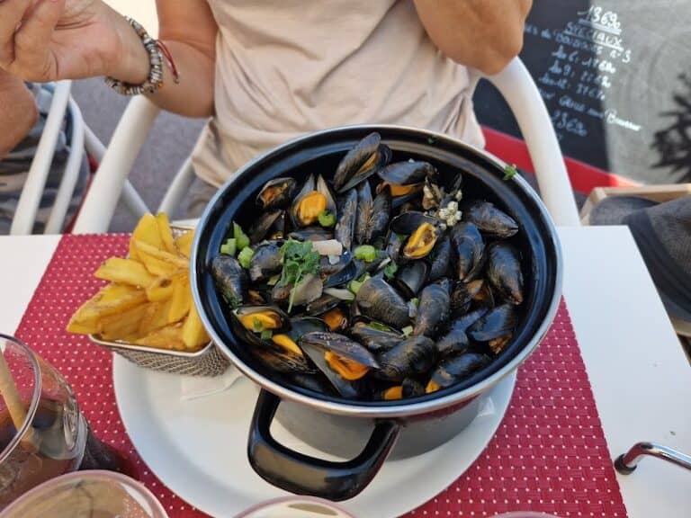 Restaurant LE “M” à Cogolin, France — photo 1