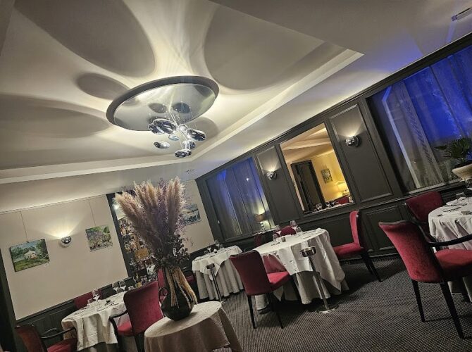 Restaurant Le Maupertu à Pontoise, France