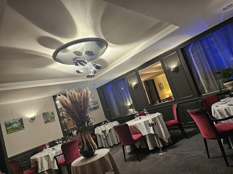 Restaurant Le Maupertu à Pontoise, France