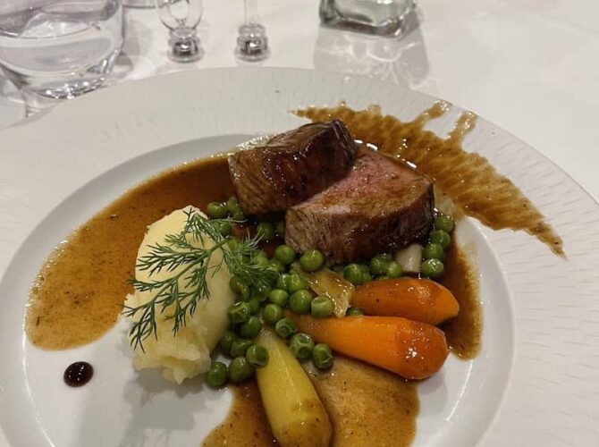 Restaurant Le Maupertu à Pontoise, France