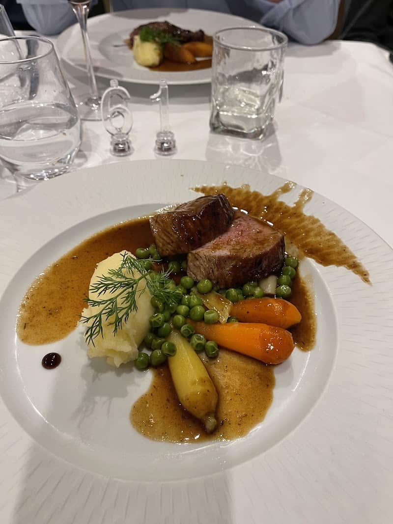 Restaurant Le Maupertu à Pontoise, France