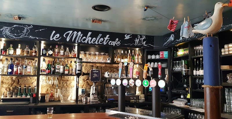 Le Michelet Café Bar/Restaurant à Saint-Brieuc, France