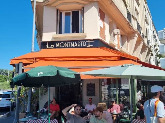 Restaurant Le Montmartre à Saint-Ouen-sur-Seine, France