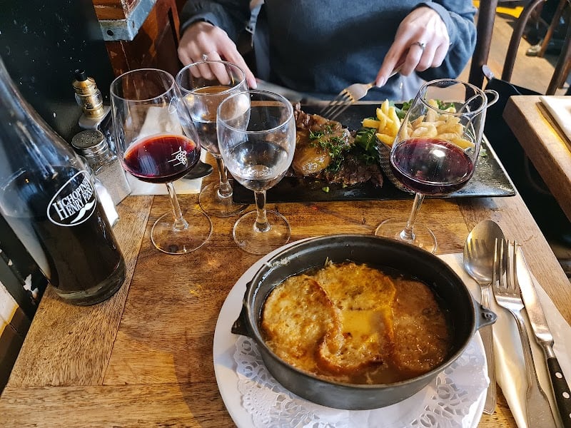 Restaurant Le Paul Bert à Saint-Ouen-sur-Seine, France