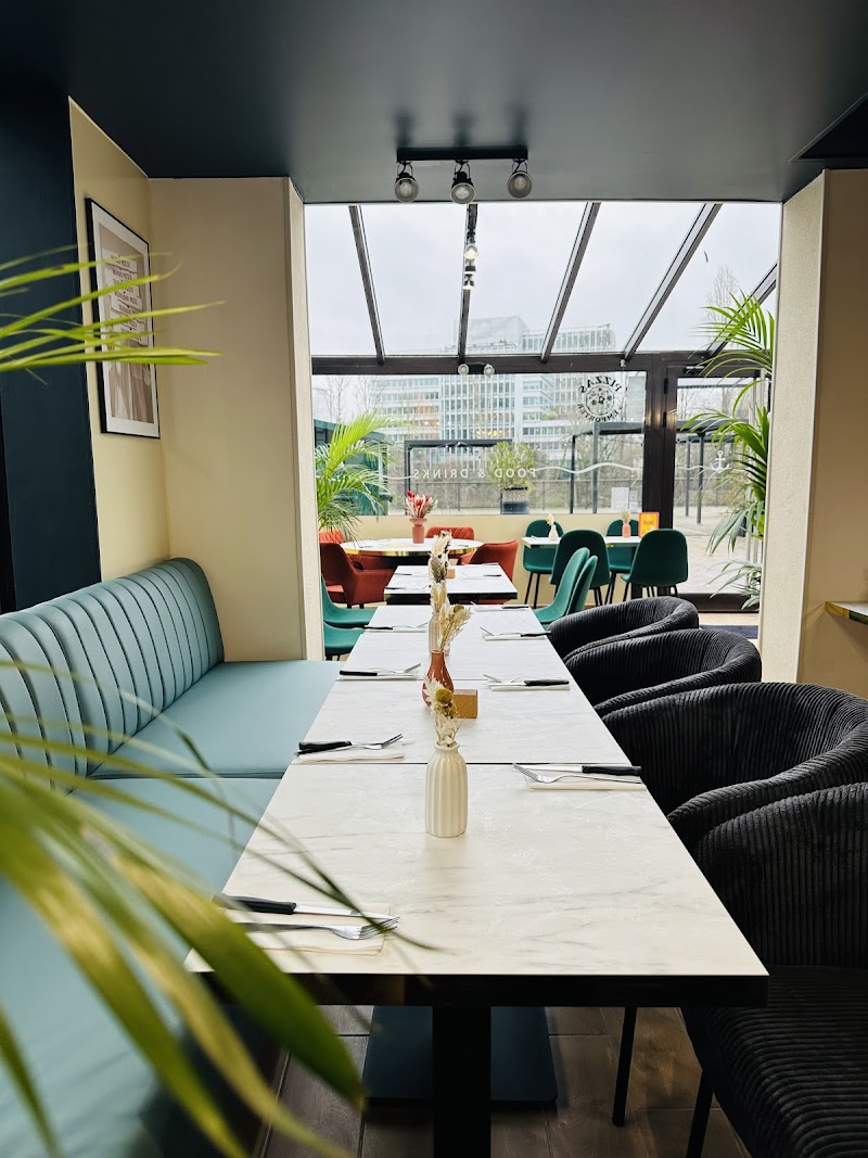 Restaurant Le Pavillon Augustin à Courbevoie, France