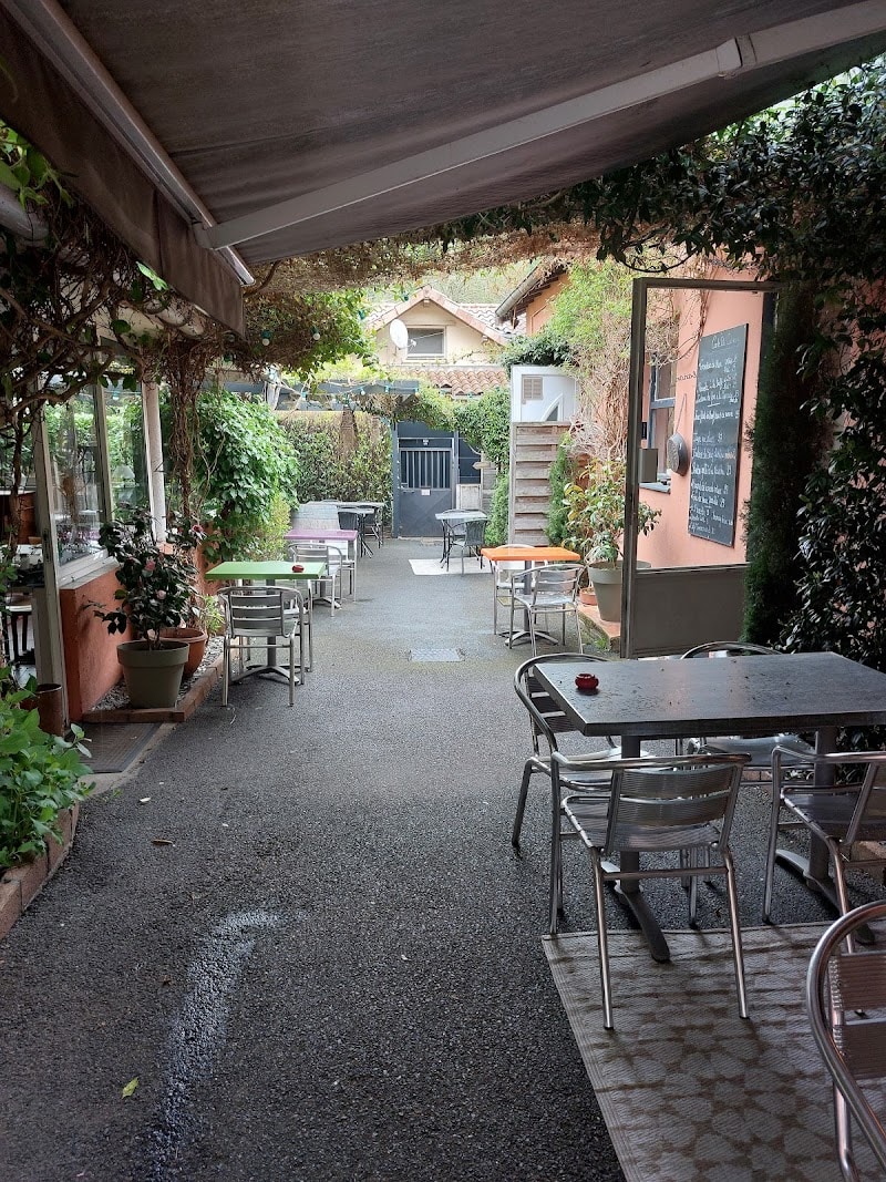Restaurant Le Petit Cabanon à Sathonay-Village, France