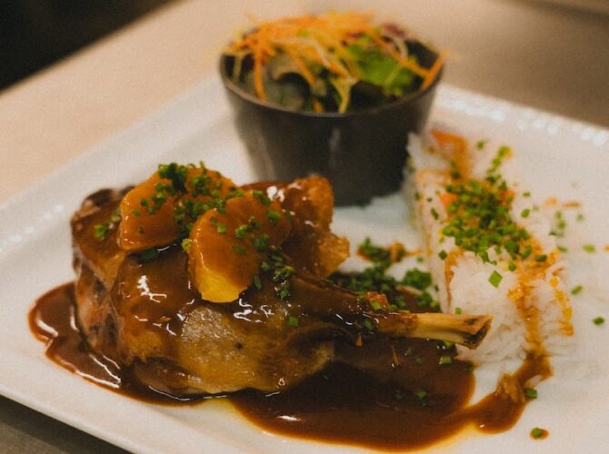 Le Petit Cordonnier – Bar & Restaurant à Bellevaux, France