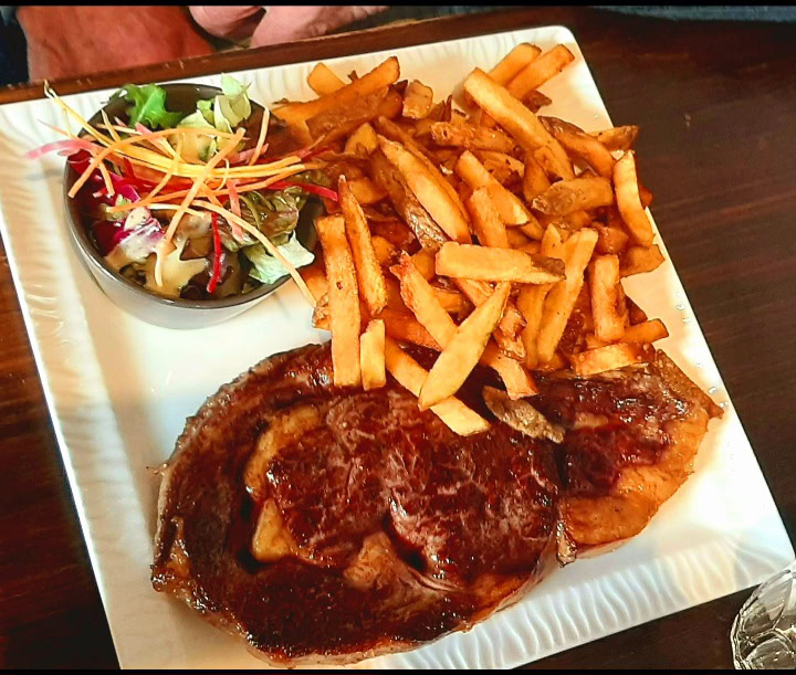 Le Petit Cordonnier – Bar & Restaurant à Bellevaux, France