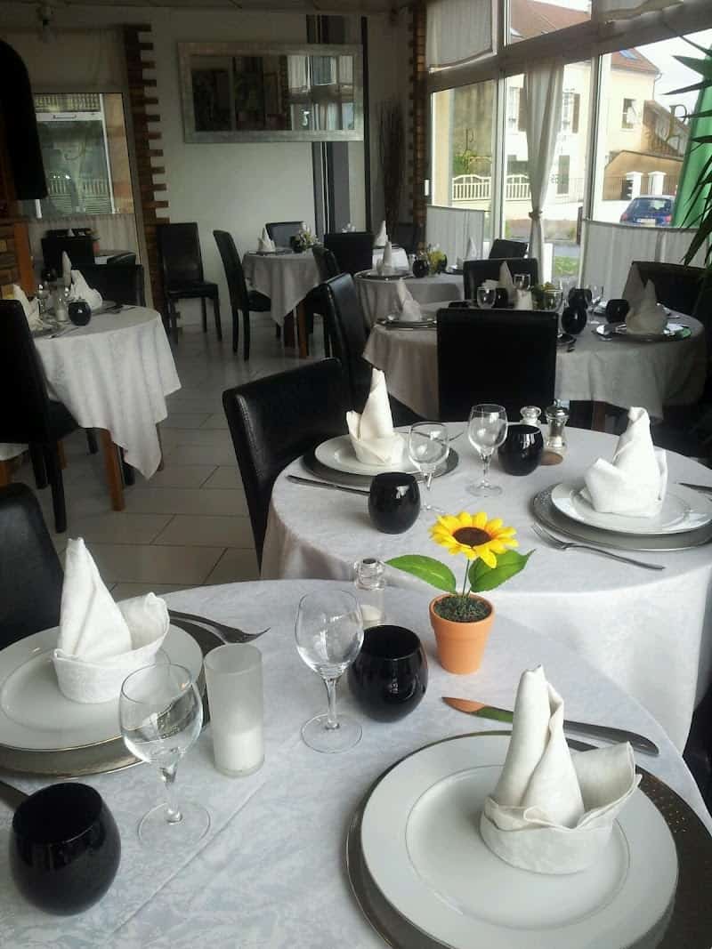 Restaurant Le Petit Louis à Saulx-les-Chartreux, France