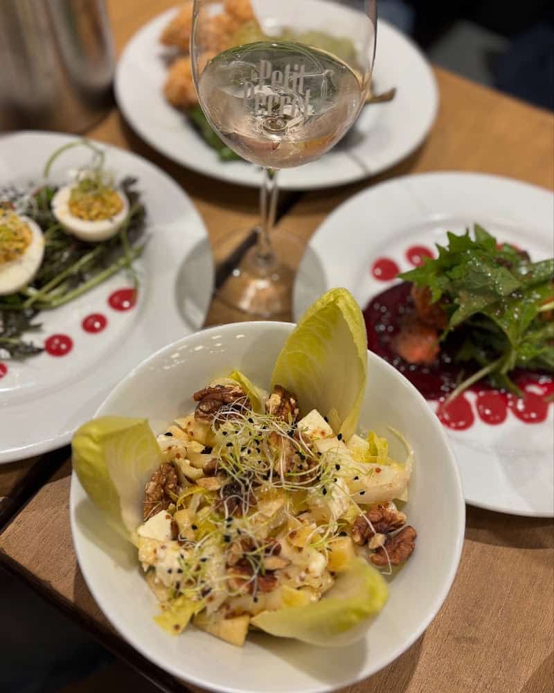 Restaurant Le Petit Perret à Levallois-Perret, France