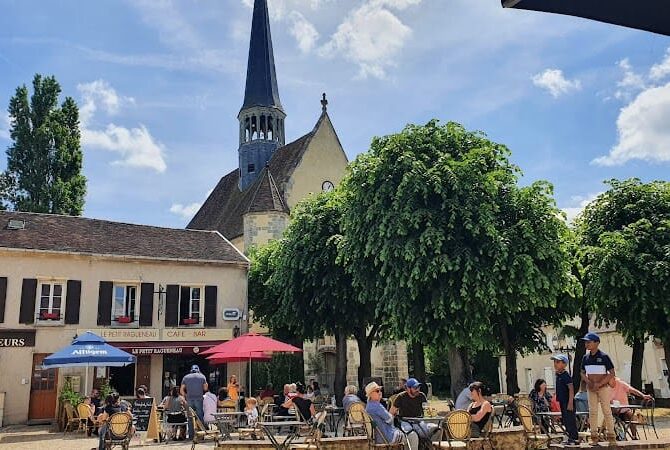 Restaurant Le Petit Ragueneau à Lésigny, France