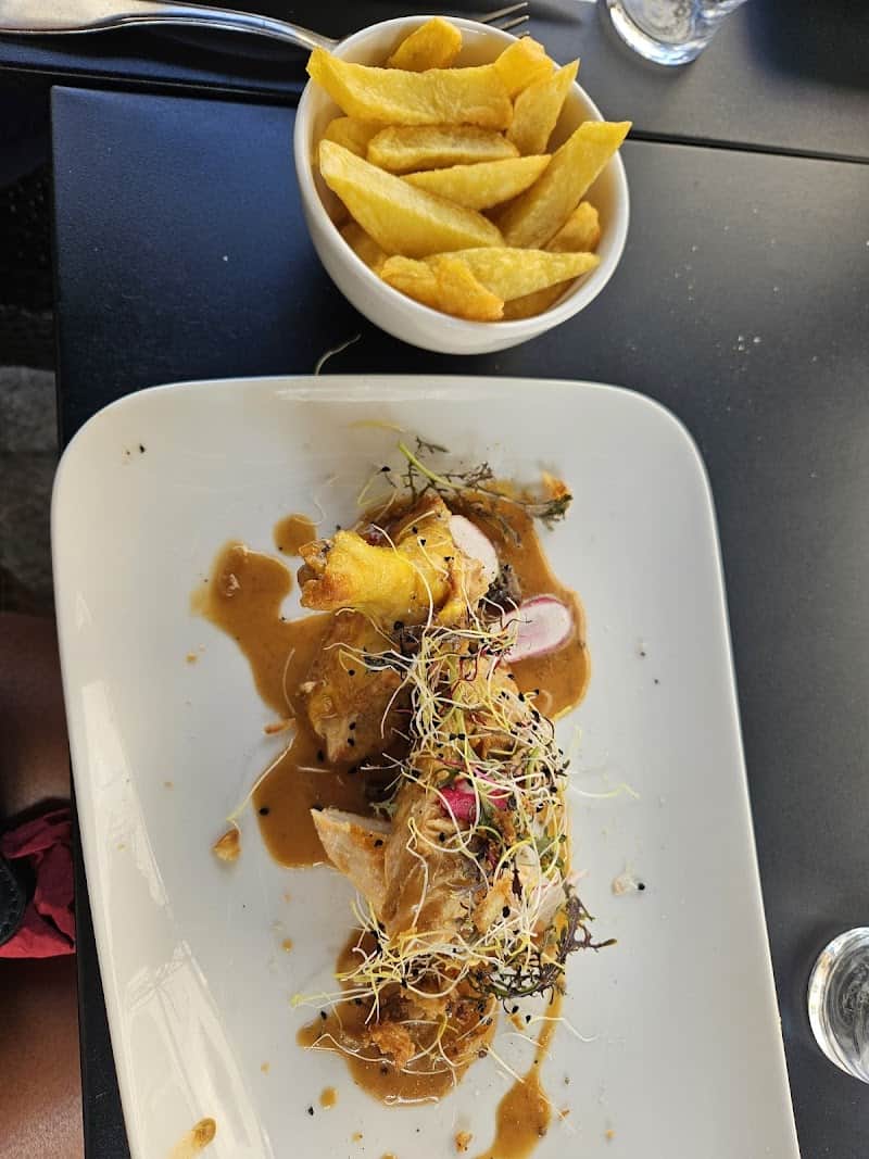 Restaurant le petit raspail à Levallois-Perret, France