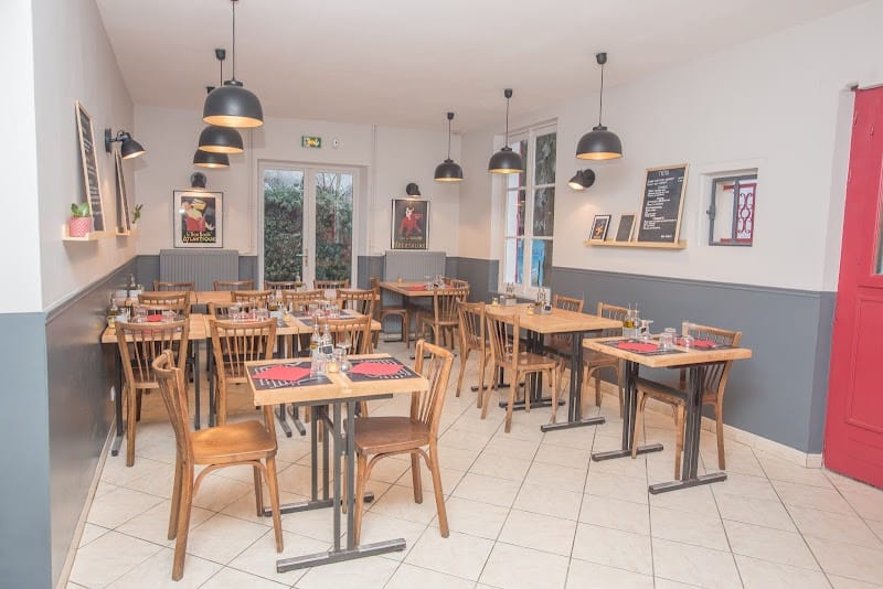 Restaurant Le petit resto à Sermaise, France