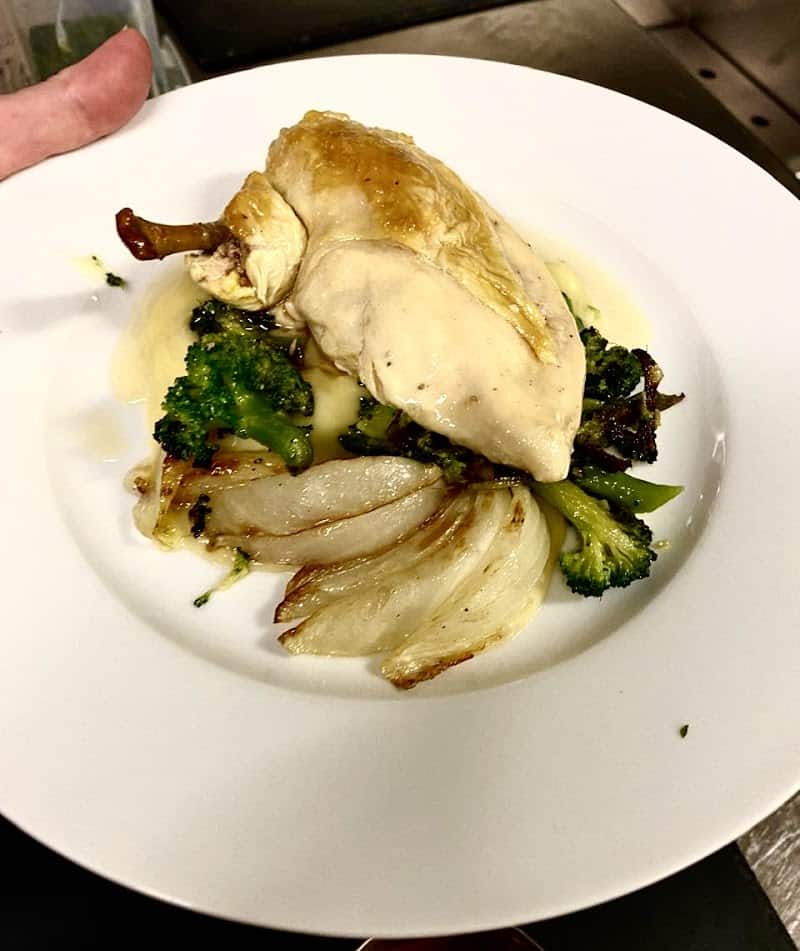 Restaurant Le Pierrefitte à Rônai, France