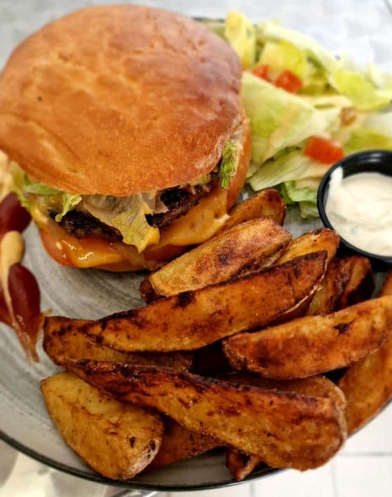 Restaurant Le Pitz-Burg à La Ferté-Alais, France
