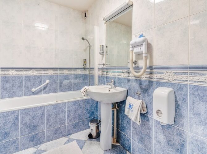 Restaurant Le Plat D’ Etain à Brou, France