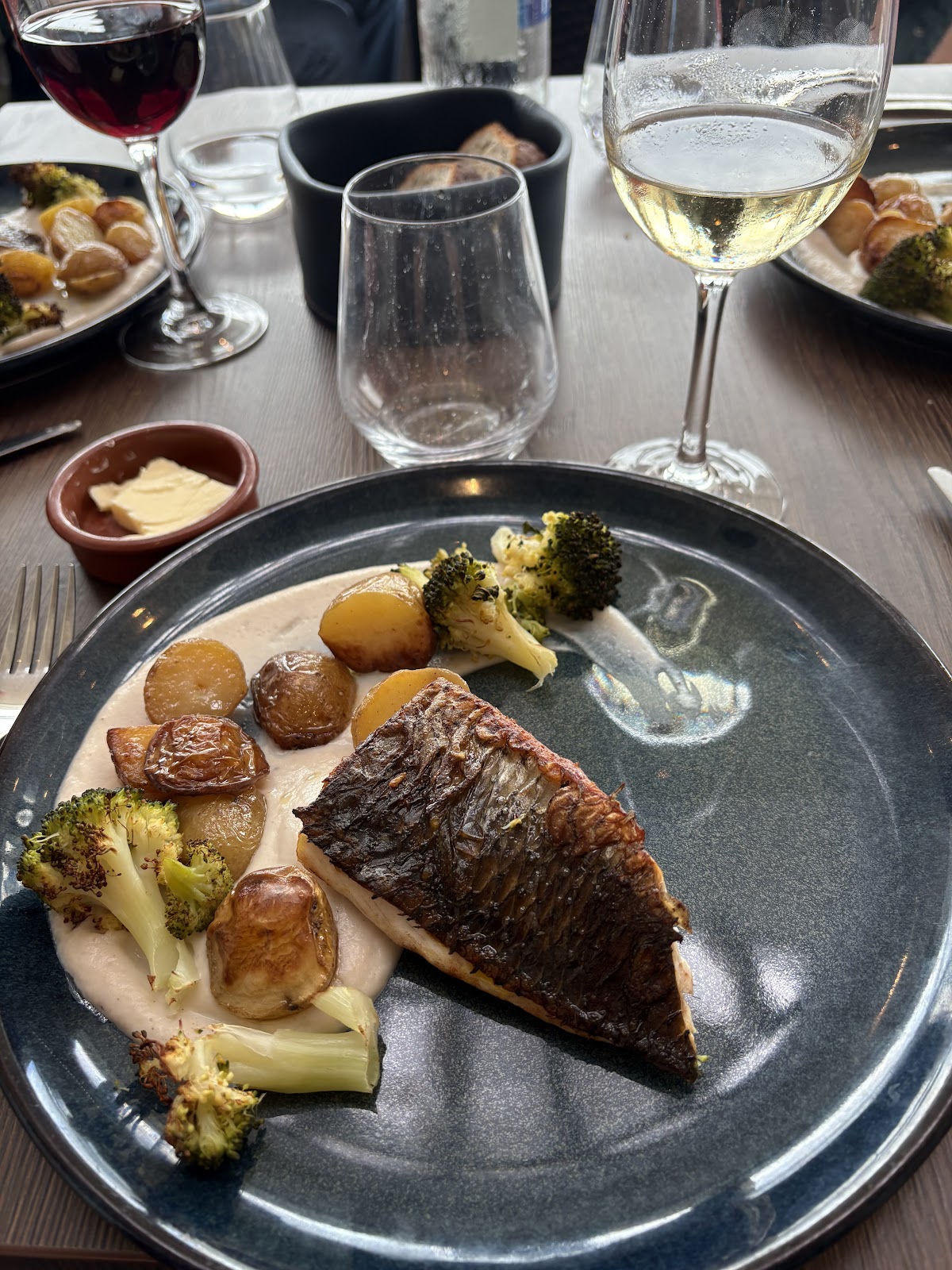 Restaurant Le Poisson D’Avril à Guilvinec, France — photo 3